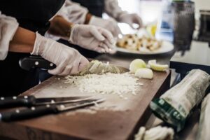 Pericoli chimici negli alimenti: Identificazione e azioni correttive